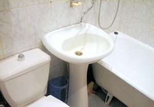 Установка раковины тюльпан в ванной в Евпатории